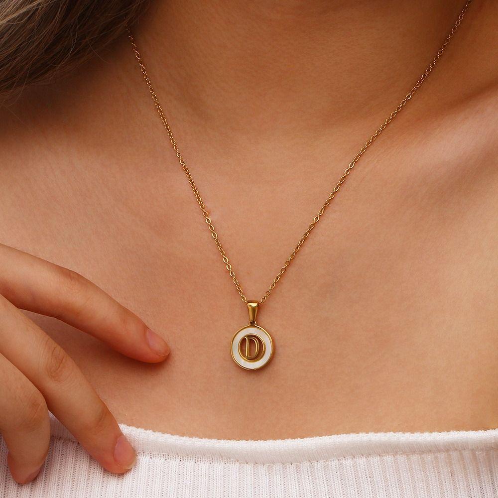 Mxbeauty Wanita Shell Kalung Trendi Pesona Unik 26huruf Liontin Hollow Stainless Steel Desain Niche Rantai Sweater Bulat Kecil