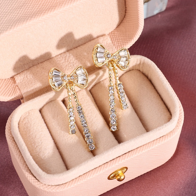 1pasang Busur Panjang Anting Drop Earrings Harian Korea Fashion INS Gaya Berlian Imitasi Populer Full Berlian Ikatan Simpul Earrings Indah Elegan Mengkilap Peri Perhiasan Untuk Wanita Perempuan