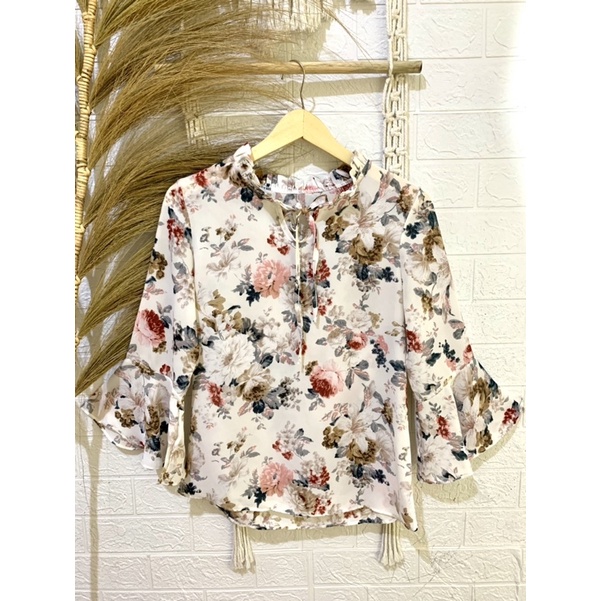 Blouse bunga korea