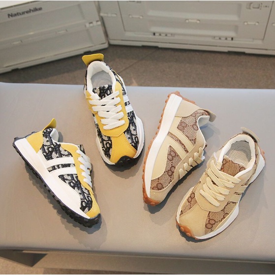 Sepatu sneakers casual corak warna beige dan kuning anak laki-laki import size 26-35