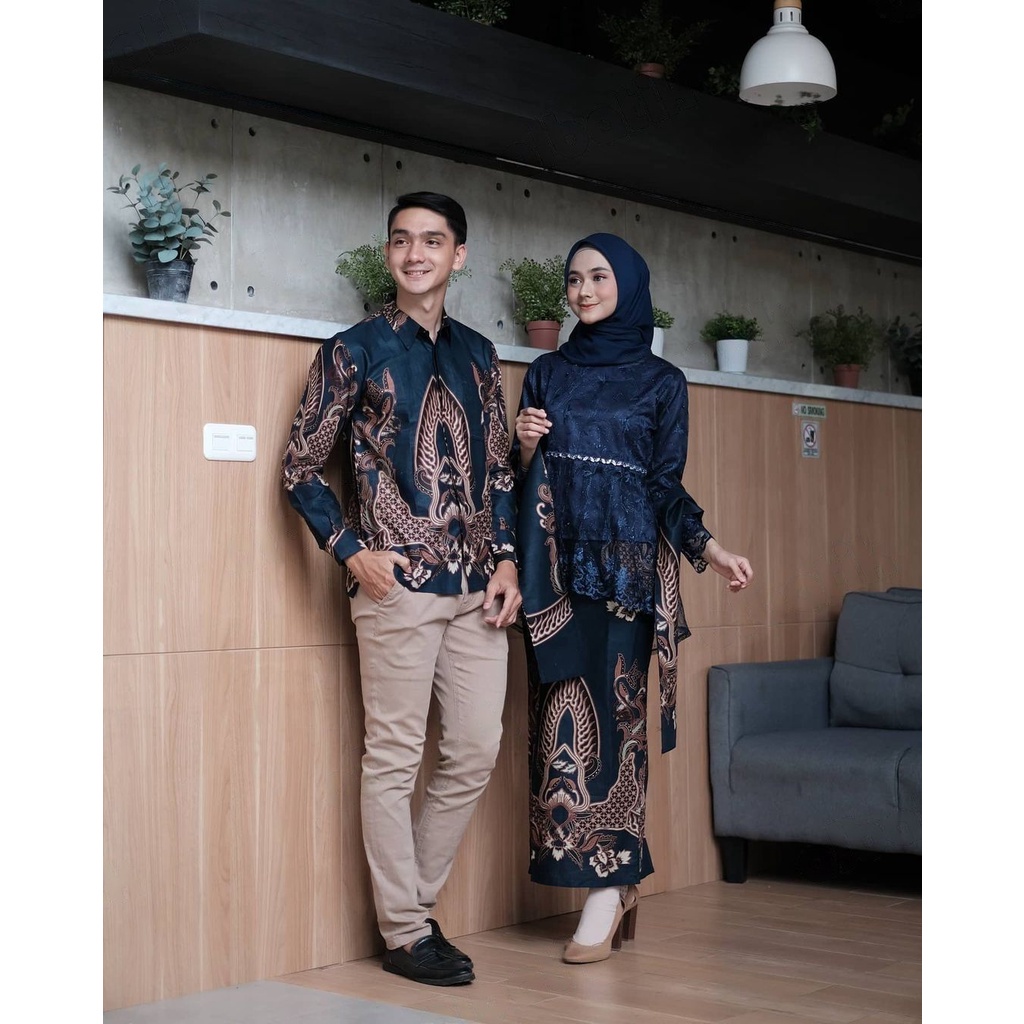 KEBAYA TUNANGAN / COUPLE BAJU KONDANGAN / SETELAN KEBAYA / ATASAN WANITA / BROKAT MODERN / COUPLE BRUKAT / KEBAYA CAPEL PASANGAN / WISUDA / NIKAHAN