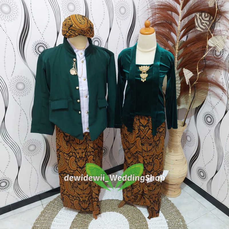 [Couple] Baju Prewedding / Baju Adat Jawa | Gambar Patung - Nuansa Hewes Hijau Botol