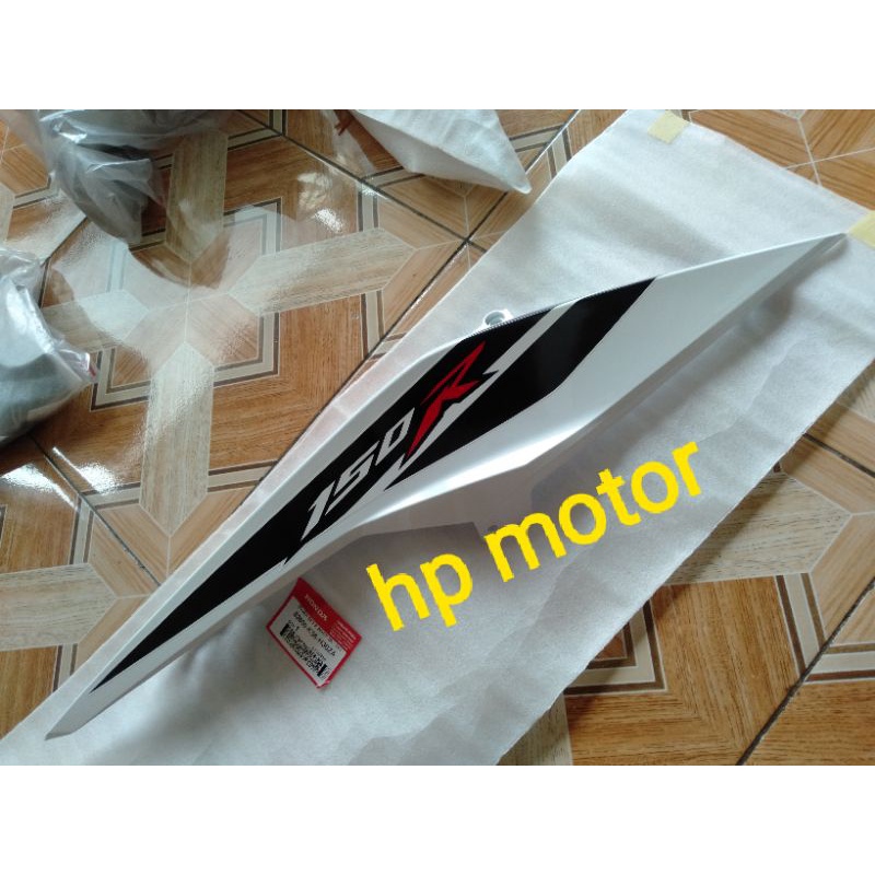 BODY BELAKANG KANAN SONIC PUTIH REPSOL 83600-K56-H30ZA COVER BODY KANAN SONIC PUTIH REPSOL ORIGINAL