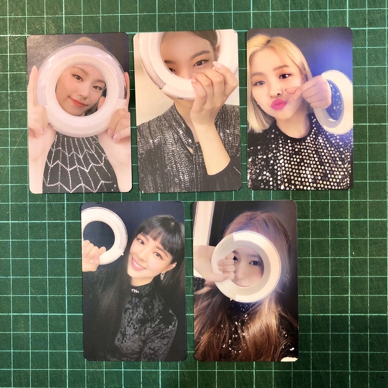 ITZY - Lightstick PHOTOCARD / PC ONLY