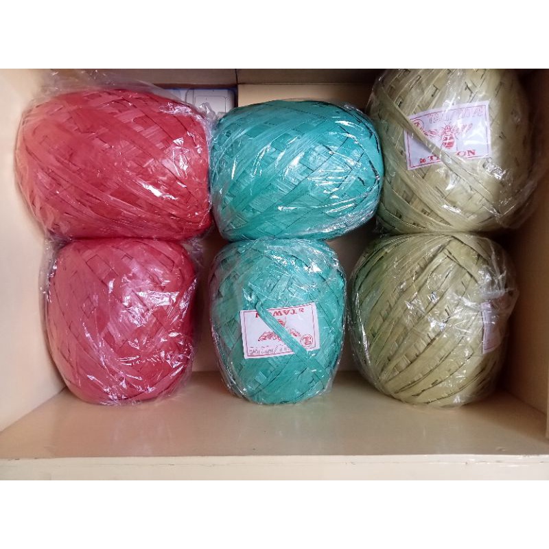 

TALI RAFIA WARNA WARNI 0,9 KWALITAS SUPER,LEBIH TEBAL DAN KUAT
