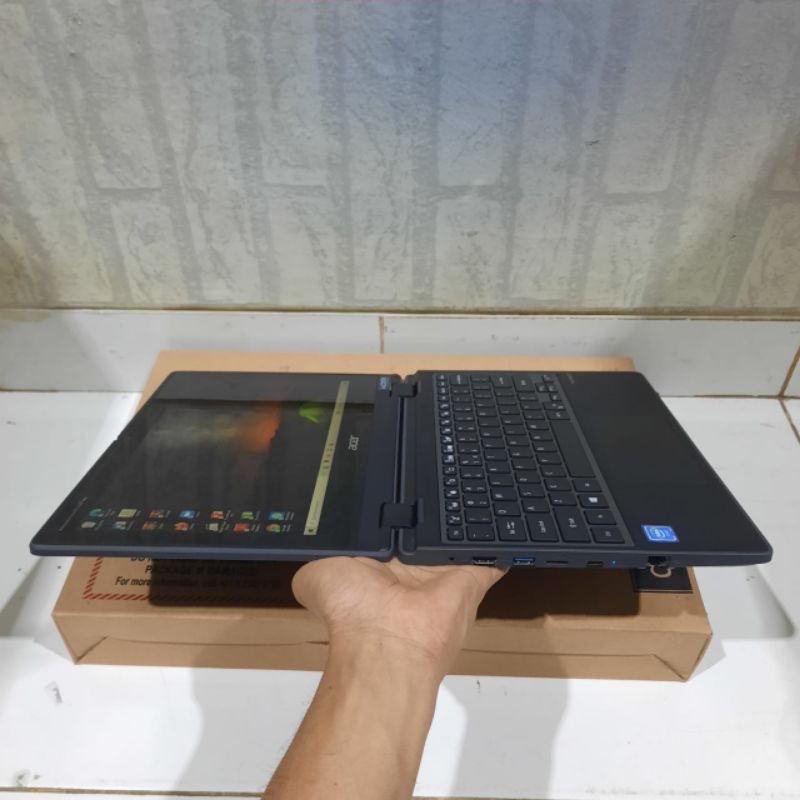 Laptop 2 in 1 Acer Spin Bisa dilipat Jadi Tablet Touchscreen  Ram 4GB SSD 256GB Windows 10 Full aplikasi siap pakai ok