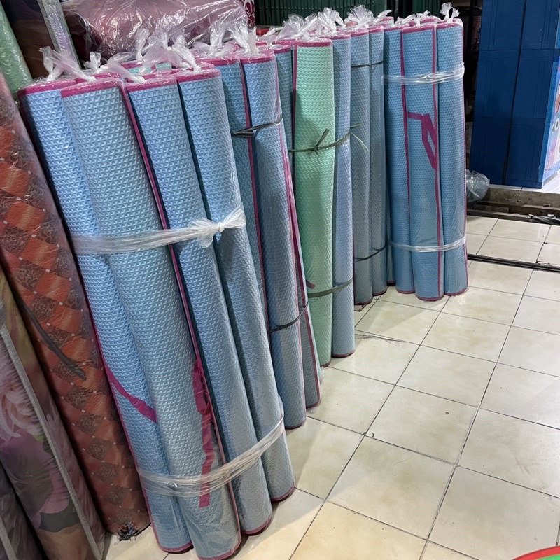 Karpet Lantai Spons Timbul 120cm x 180cm / Karpet Polos / Matras Karet / Matras