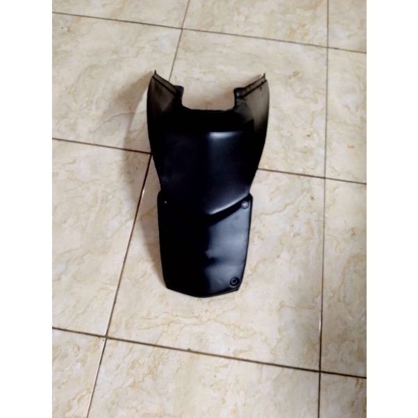 COVER TENGAH MESIN SKYDRIVE 125