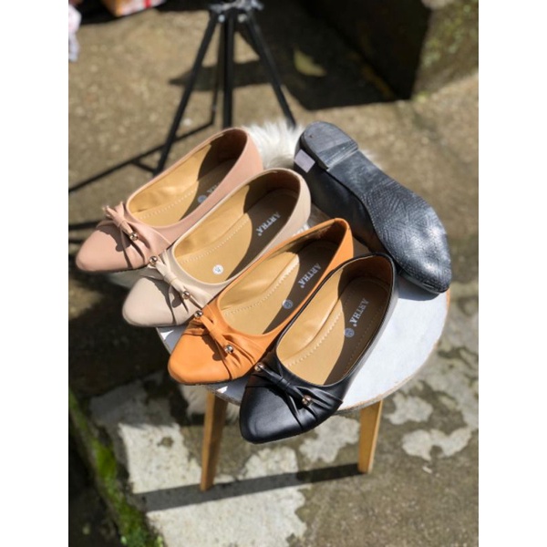 SEPATU FLAT BASIC