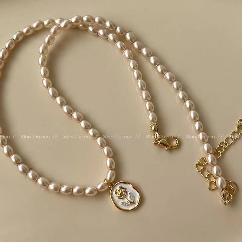 Korea Retro Emas Mawar Mutiara Kalung Emas Manis Wanita Pendek Mutiara Rantai Tulang Selangka