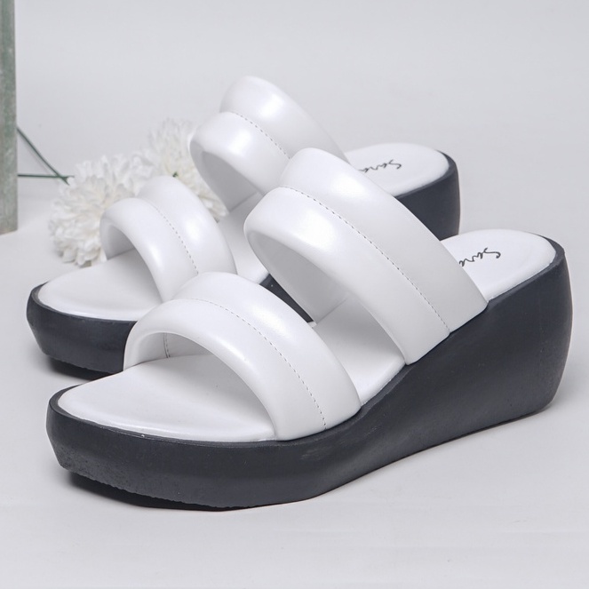 SARASARA YUK - GAIA Sandal Wanita Wedges Tinggi 5cm Size 36 - 40 Casual Sendal Cewek Platform 37 38 39 untuk Jalan Pergi Santai Slop Warna Putih White Selop Premium Original Sara Sara Kekinian Terbaru Shoes ORI Mall Official Store