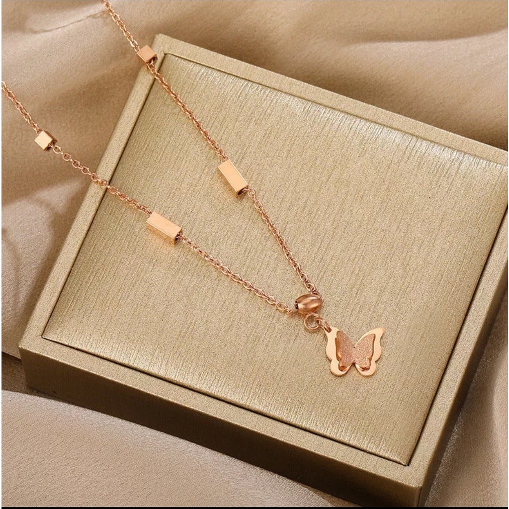 Kalung Rantai Kubus Liontin Kupu - Kupu