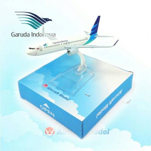 Miniatur pesawat GARUDA B737 - NG800