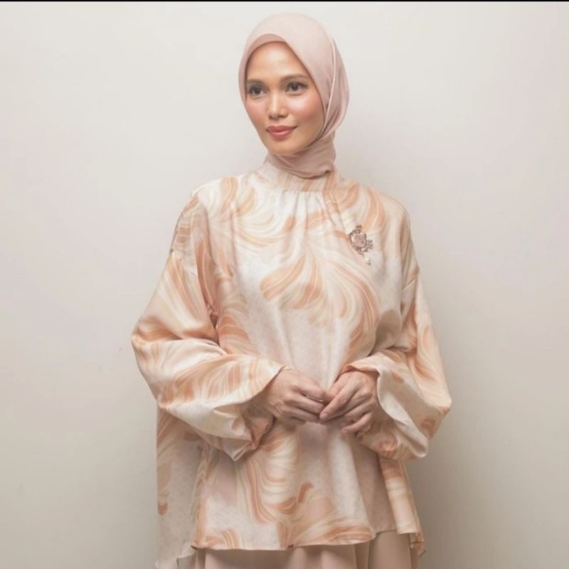 PRELOVED GIANNA BLOUSE WEARING KLAMBY