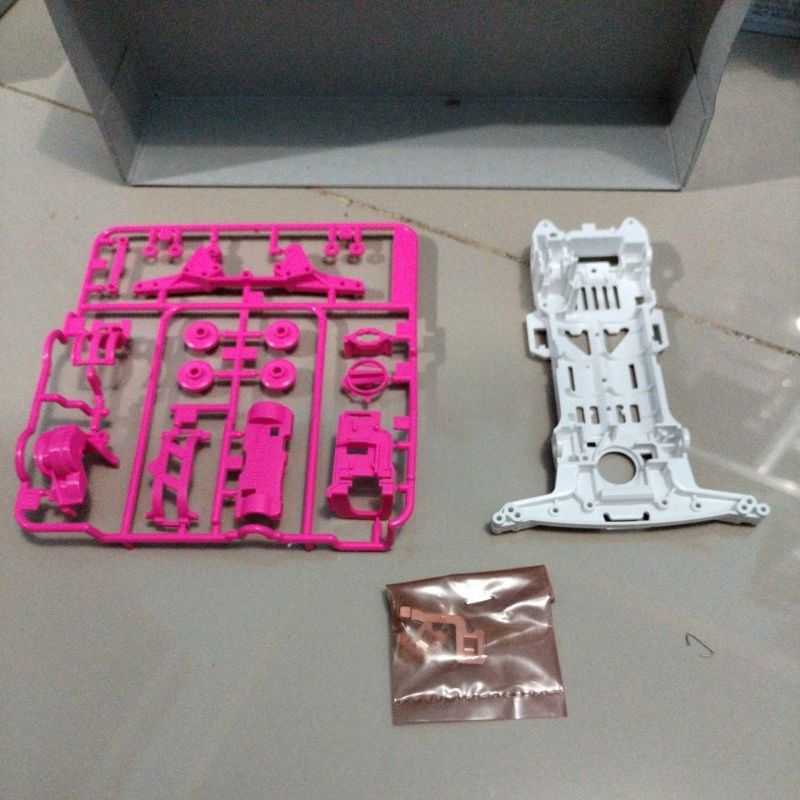 Tamiya Chassis Casis Super 2 S2 Putih ABS Resin + Gearbox Pink + Terminal
