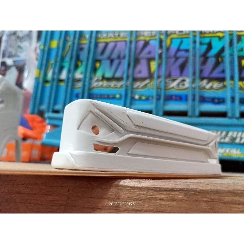 Miniatur bemper truk giga nmr canter