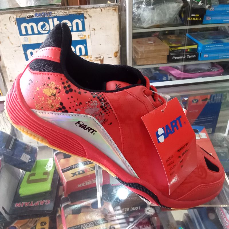 Sepatu badminton hart
