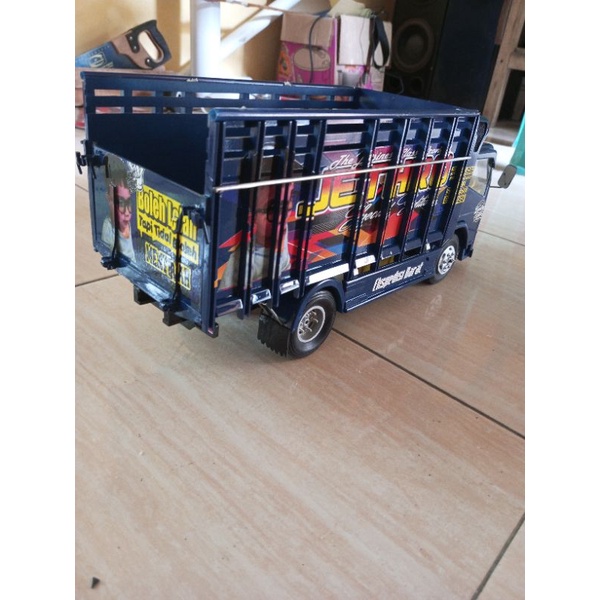 miniatur truk full pvc