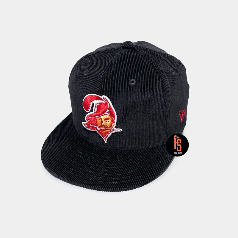 TOPI NEW ERA ORIGINAL 950 COR OLD LOGO TAMPA BAY BUCCANEERS BLACK