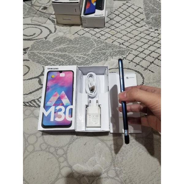 SAMSUNG M30 SECOND 4/64GB DUAL SIM EX GARANSI RESMI SEIN FULLSET