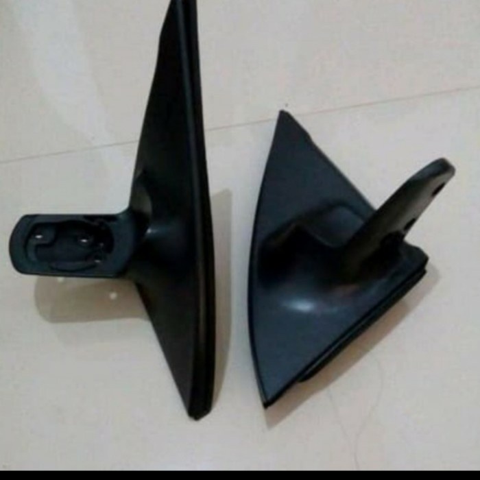 dudukan spion Toyota Avanza. 2005-2010