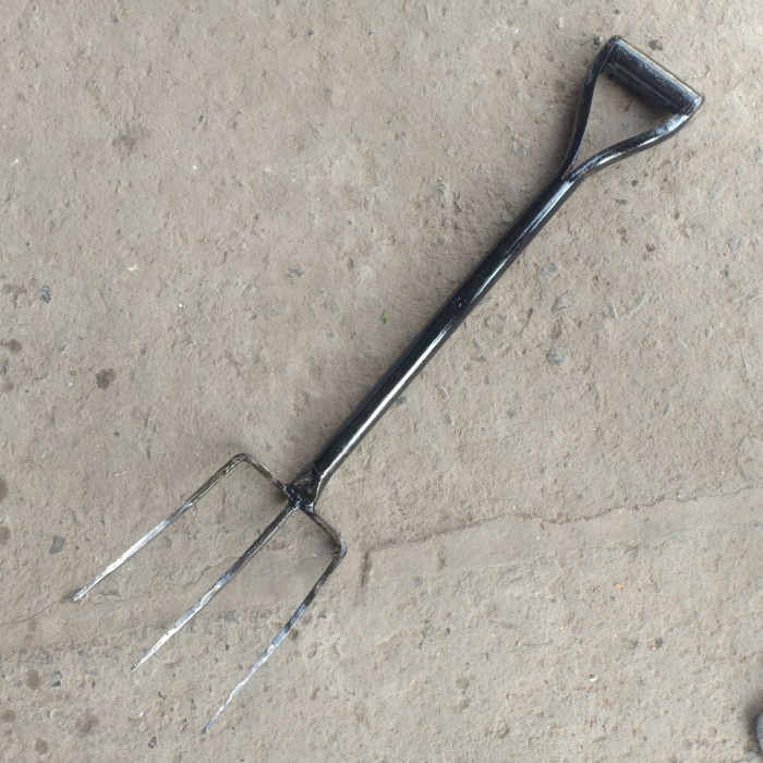 Grap Garpu Tanah Injak Baja Kaki 3 Heavy Duty