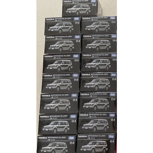 Tomica Premium 04 Mitsubishi Pajero
