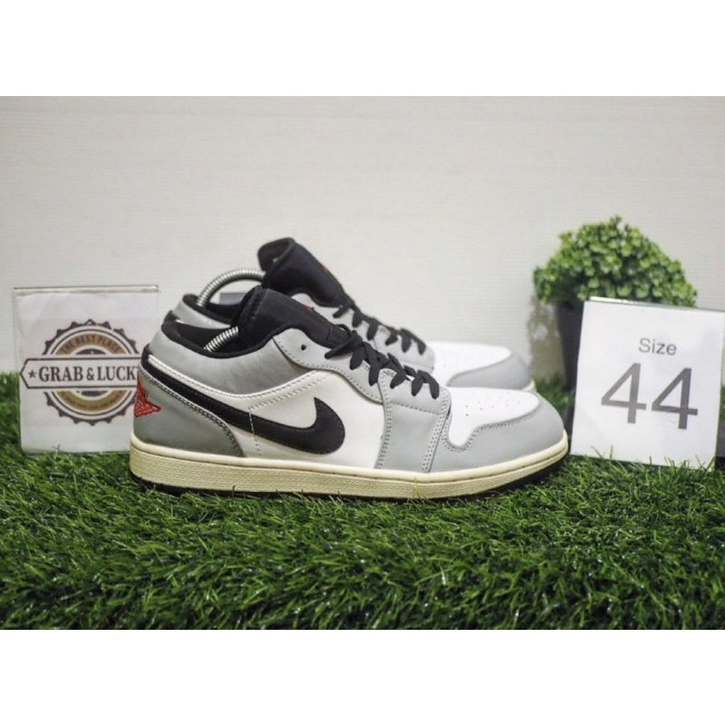 aj 1 low smoke grey