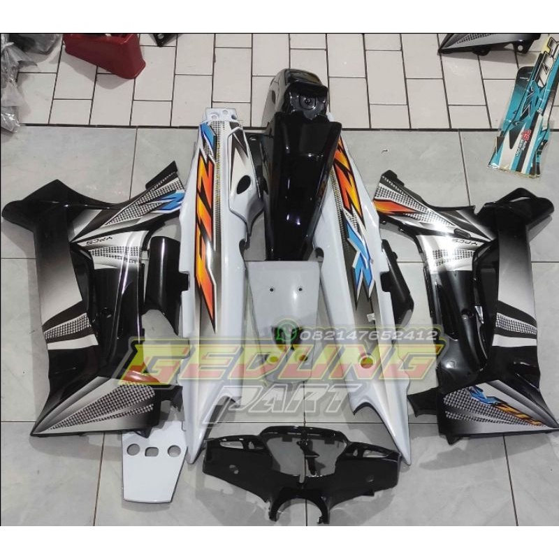 cover body halus full set yamaha fiz r fiz R full clucth 2004 hitam putih