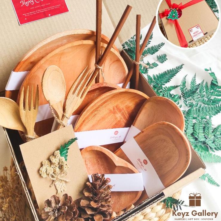 

Free Ongkir/ Hampers Natal / Hampers Christmas / Hampers Tahun Baru / Bingkisan Lebaran / Alat Makan Kayu Zerowaste Product / Bingkisan Idul Fitri / Hampers Wedding / Kado Pernikahan Tunangan Ulang Tahun Wisuda Idul Fitri Adha Natal Tahun Baru