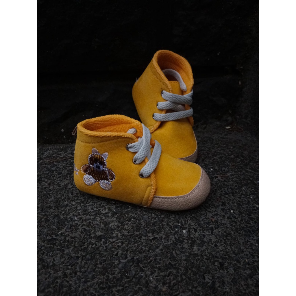 sepatu bayi perempuan laki laki bludru prewalker 0-12 bulan Lucu