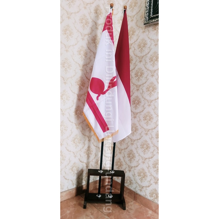

Paket Tatakan 2 lubang + Tiang + Bendera Tunas Kelapa dan Bendera Merah Putih