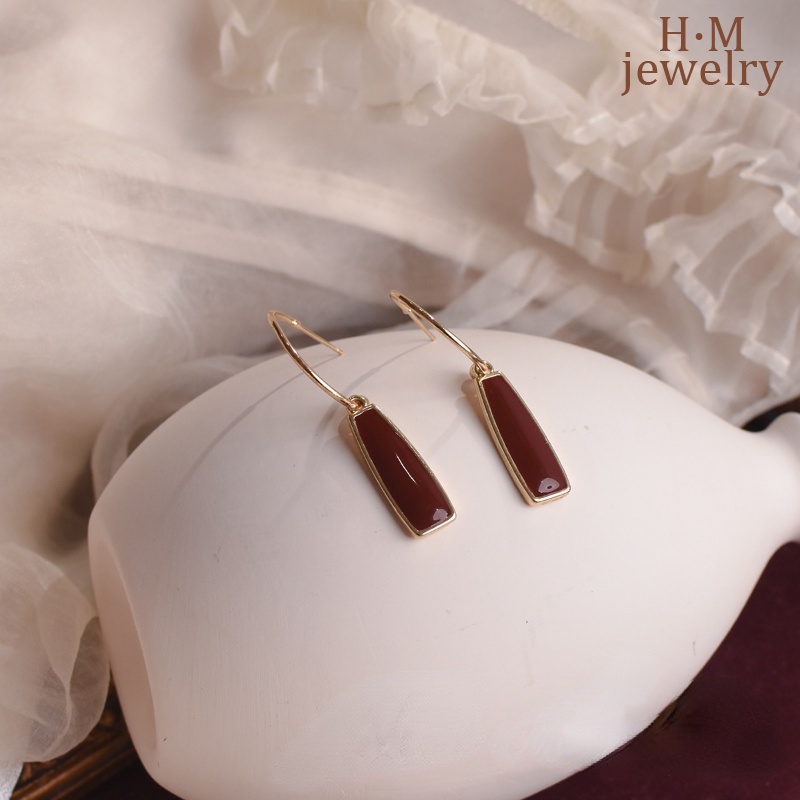 Cincin Telinga Geometris Merah Anggur Wajah Sosialita Elegan Sedikit Anting Retro