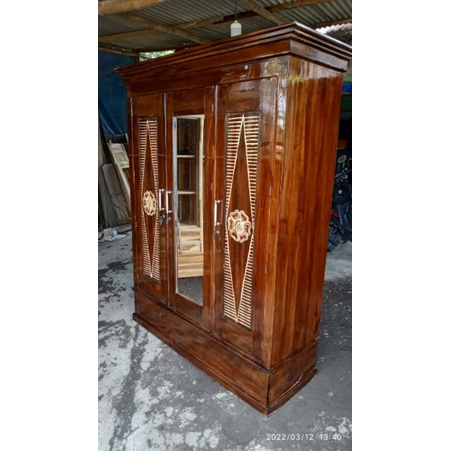 ALMARI 3 PINTU FULL KAYU TERMURAH