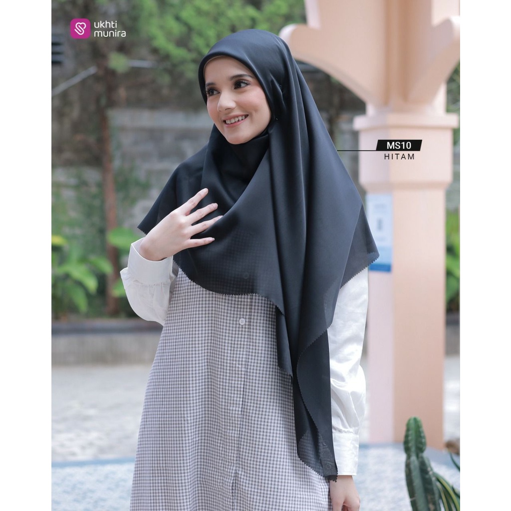 Munira Jilbab Segiempat Satin MS10