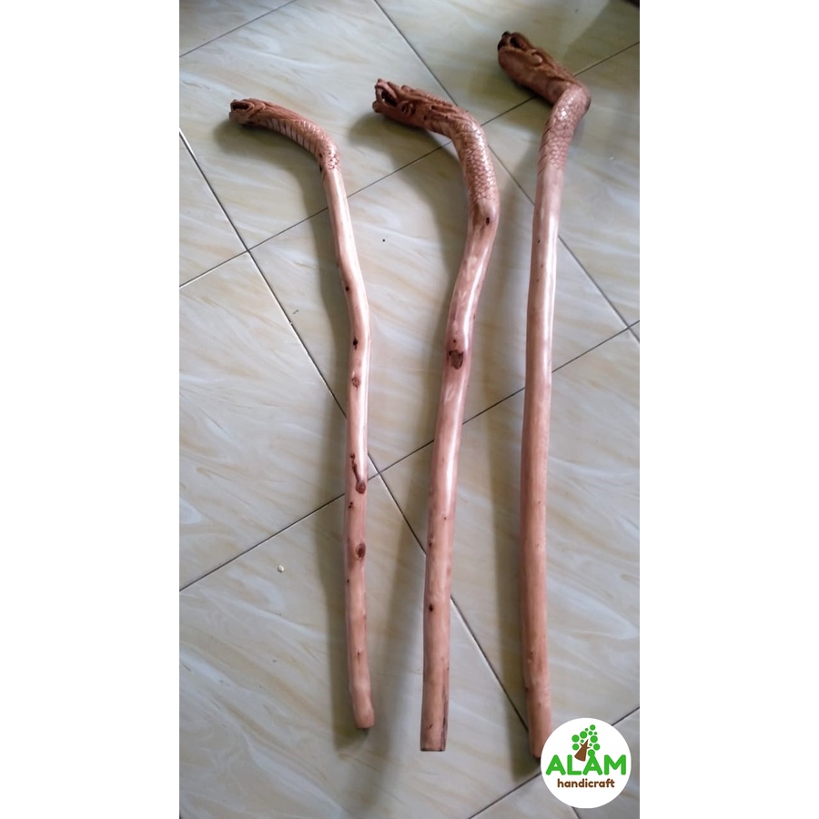 Tongkat jalan kayu stigi ukir naga