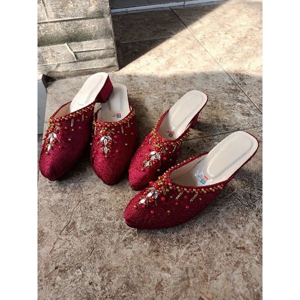 Selop pengantin merah/ sendal manten / slop manten maroon/ wedding shoes