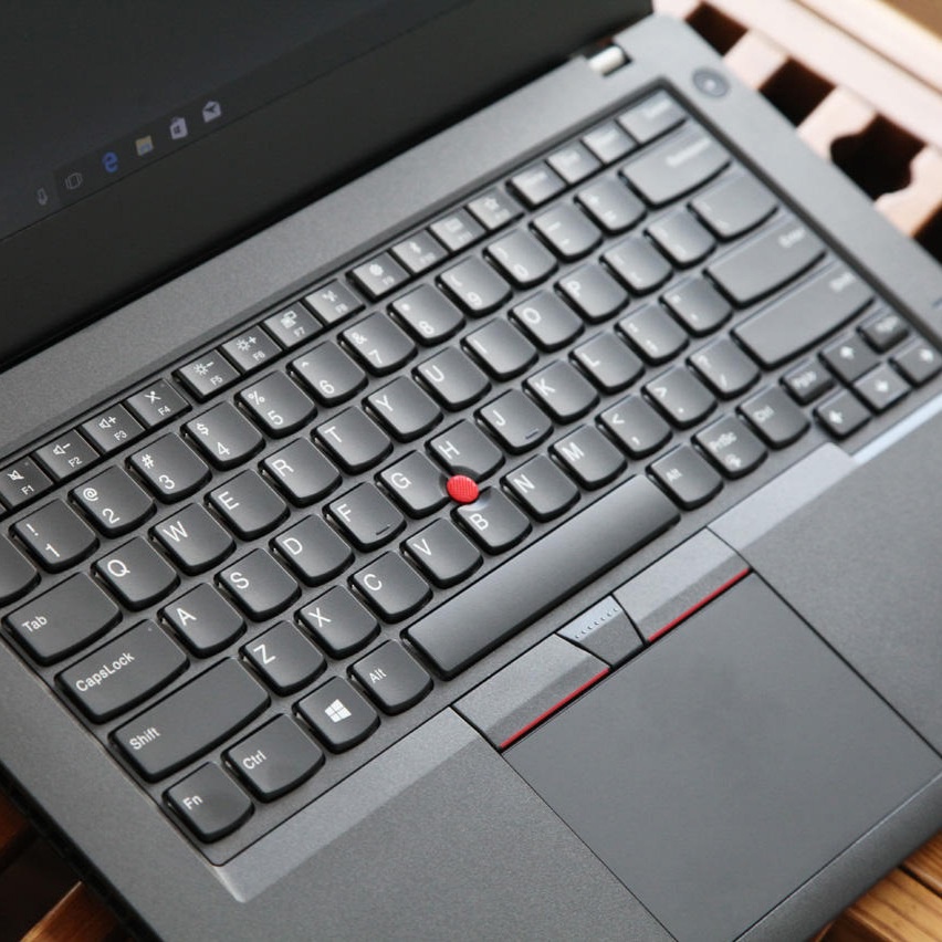 Laptop Lenovo Thinkpad T480 Core i7 8th Gen RAM 32GB SSD MURAH