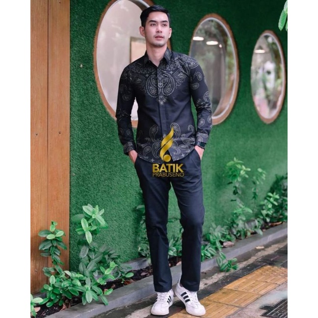 KANIGARA KEMEJA BATIK PRIA LENGAN PANJANG SLIMFIT