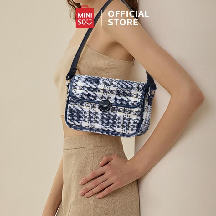 MINISO Tas Bahu Selempang Kotak-kotak Dengan Flap Panjang Disesuaikan