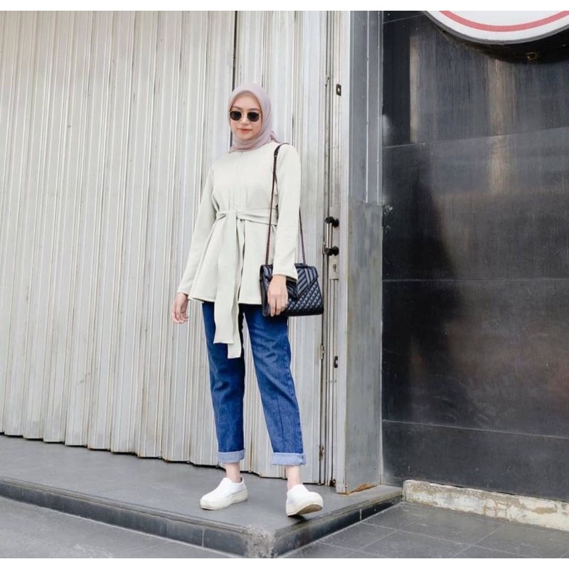 preloved ruby blouse vanilla hijab