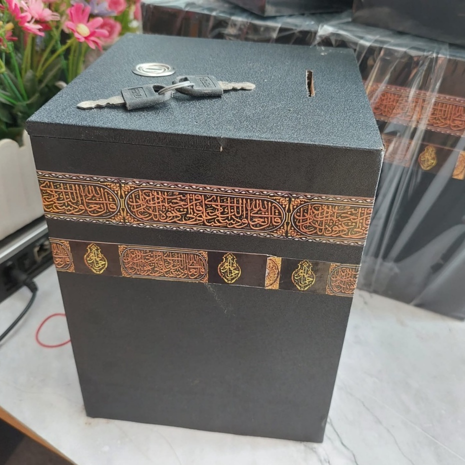 Celengan Kabah Kunci Besar Jumbo Buka Tutup Celengan Ka'bah Jumbo Kayu Celengan Kakbah Kunci Premium