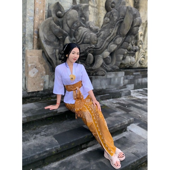 kebaya jadi bahan saten silk,kby uragiri