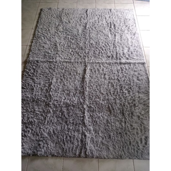 Karpet bulu preloved
