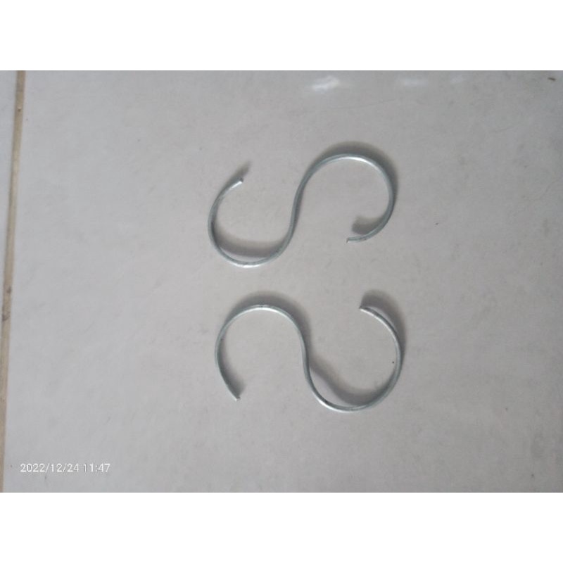 gantungan kawat/cantolan pot bunga