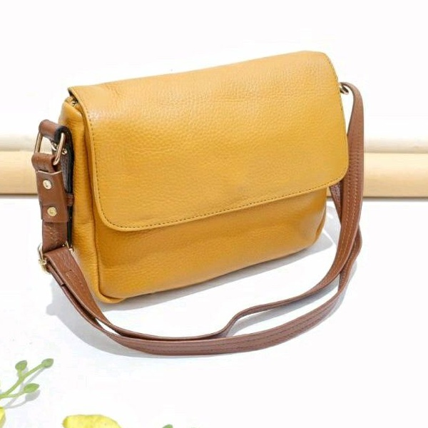 Tas Slempang Kulit