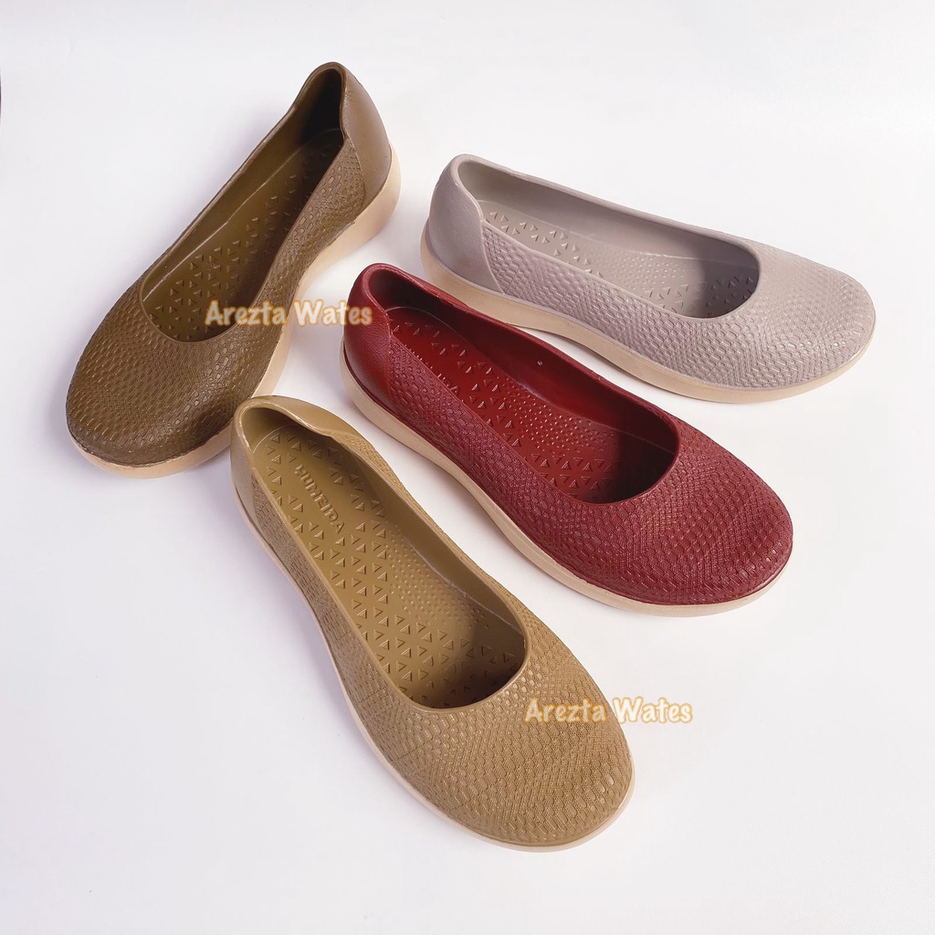 Sepatu karet wanita slip on yumeida LD 9098L