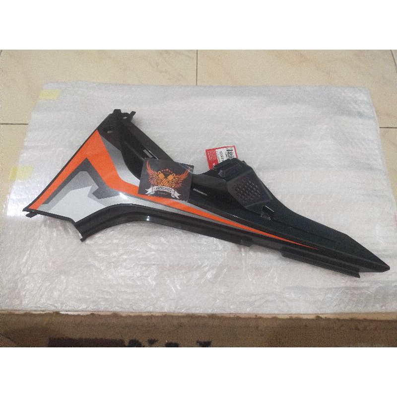 cover body samping belakang blakang crf150l crf 150 l putih ori ahm