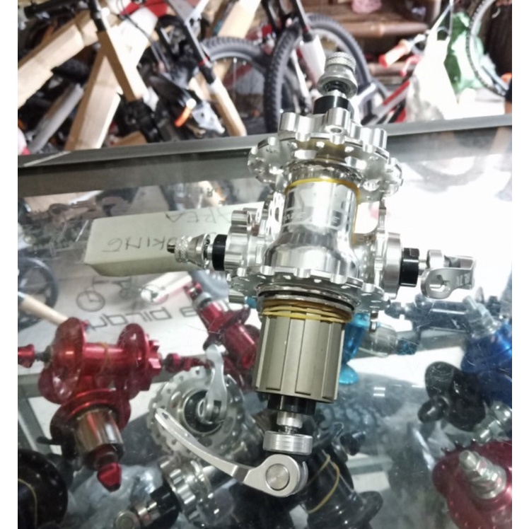 Hub XLR8 28h dan 32h - silver, 32 hole