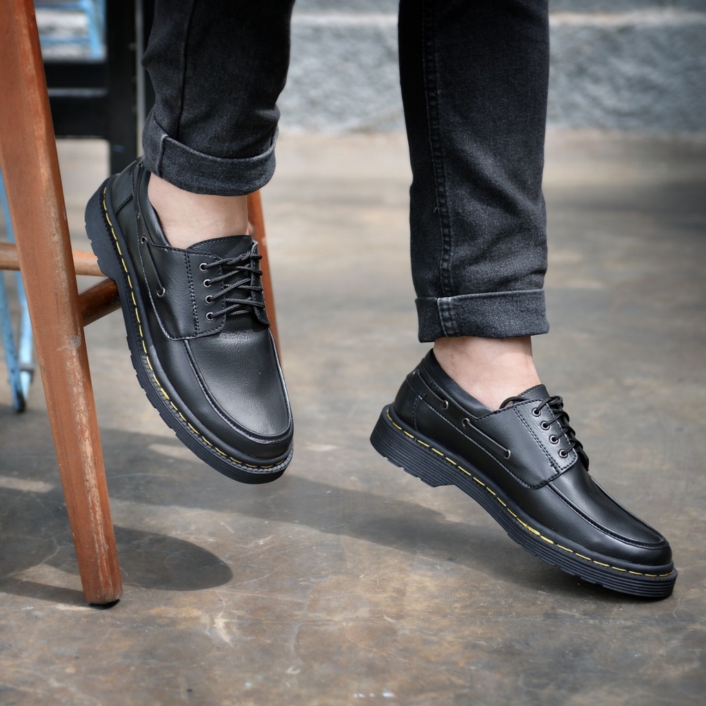 RIONZ x PERSIE SERIES - SEPATU FORMAL PRIA CASUAL PERKANTORAN BLACK BROWN KULIT PU ASLI ORIGINAL GAYA KEKINIAN MURAH - SepatuFormal Pantofel pria Resmi Formal Tali Hitam Coklat Kasual Kantor Kuliah Pesta Kondangan Gereja Kerja PNS Guru JY7001